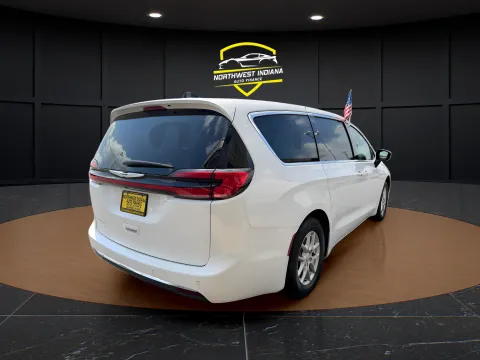 More photos of 2025 CHRYSLER PACIFICA SELECT at NWI AUTO FINANCE Valparaiso, IN