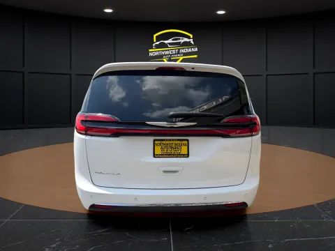 More photos of 2025 CHRYSLER PACIFICA SELECT at NWI AUTO FINANCE Valparaiso, IN