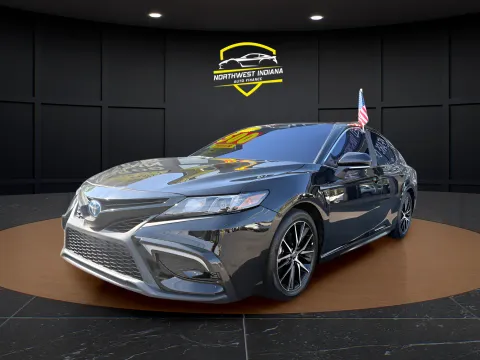 Black 2024 TOYOTA CAMRY HYBRID SE for sale in Valparaiso, IN