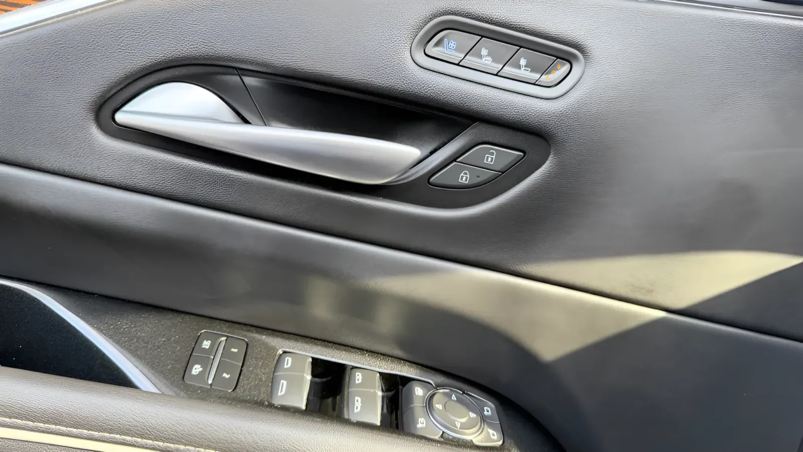 2023 Cadillac Escalade Premium Luxury - Photo 18