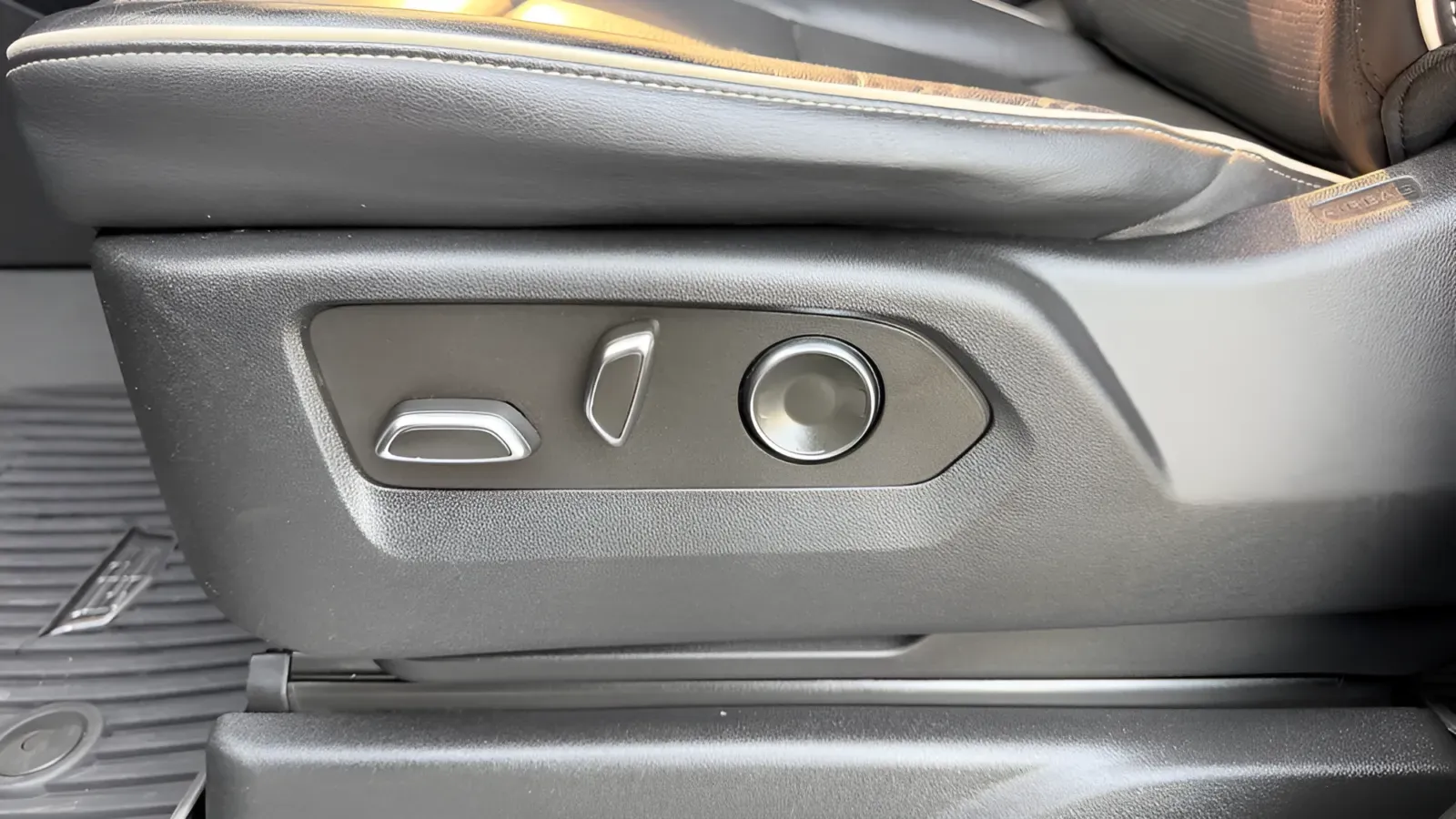 2023 Cadillac Escalade Premium Luxury - Photo 20