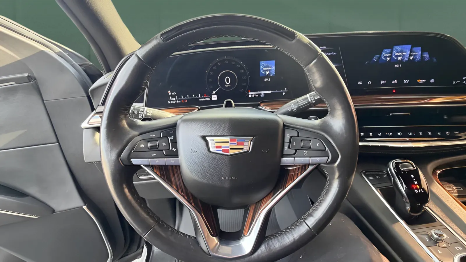 2023 Cadillac Escalade Premium Luxury - Photo 25