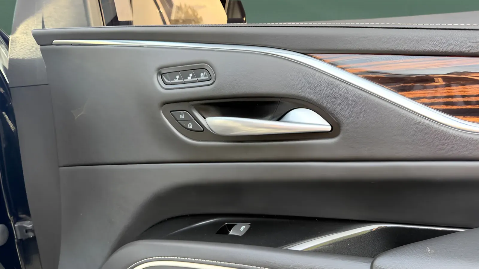 2023 Cadillac Escalade Premium Luxury - Photo 13