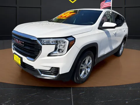 White 2023 GMC TERRAIN SLE for sale in Valparaiso, IN