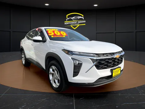 White 2024 CHEVROLET TRAX LS for sale in Valparaiso, IN