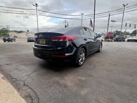 More photos of 2018 Hyundai Elantra SEL at NWI AUTO FINANCE Valparaiso, IN