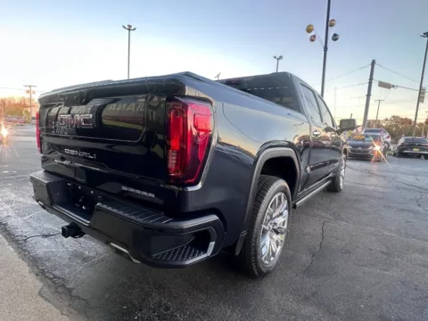 More photos of 2022 GMC Sierra 1500 Denali at NWI AUTO FINANCE Valparaiso, IN