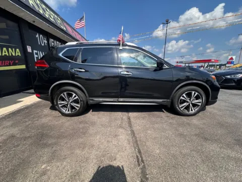More photos of 2017 Nissan Rogue SL at NWI AUTO FINANCE Valparaiso, IN