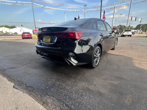 More photos of 2022 Kia Forte LXS at NWI AUTO FINANCE Valparaiso, IN