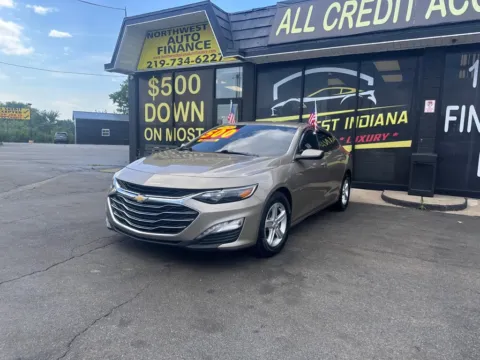 Gray 2022 Chevrolet Malibu LT for sale in Valparaiso, IN