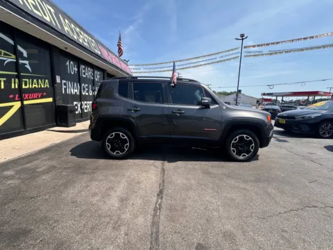More photos of 2016 Jeep Renegade Trailhawk at NWI AUTO FINANCE Valparaiso, IN