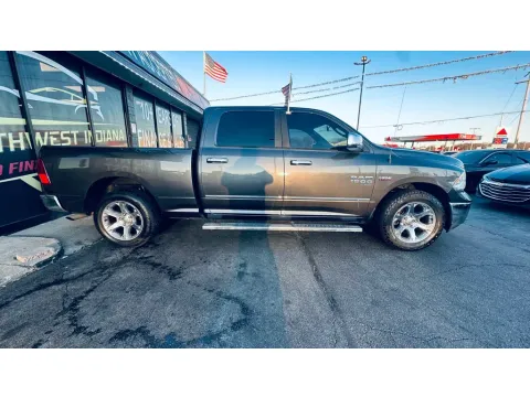 More photos of 2019 RAM 1500 CLASSIC SLT at NWI AUTO FINANCE Valparaiso, IN