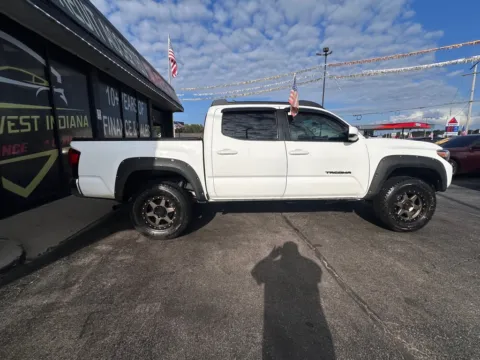 More photos of 2019 TOYOTA TACOMA SR5 DOUBLE CAB at NWI AUTO FINANCE Valparaiso, IN