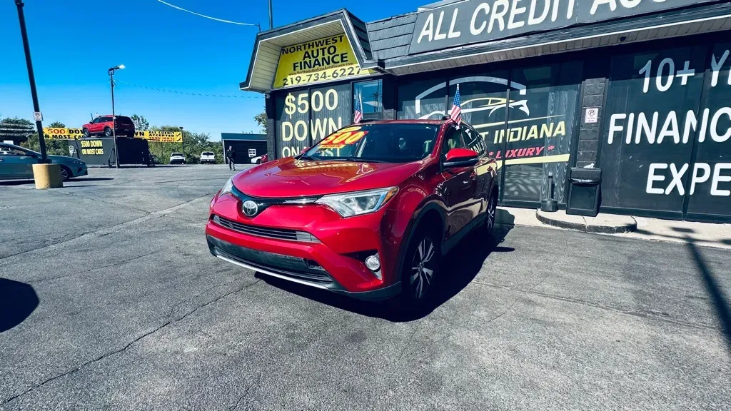 2017 TOYOTA RAV4 XLE for sale in Valparaiso, IN
