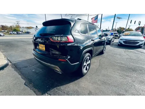 More photos of 2019 JEEP CHEROKEE LIMITED at NWI AUTO FINANCE Valparaiso, IN