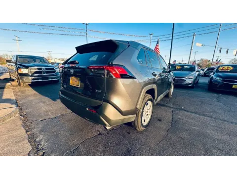 More photos of 2021 TOYOTA RAV4 XLE at NWI AUTO FINANCE Valparaiso, IN