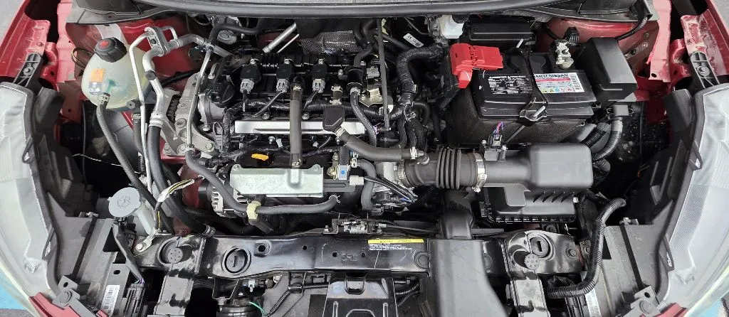 2023 Nissan Versa Sedan SR