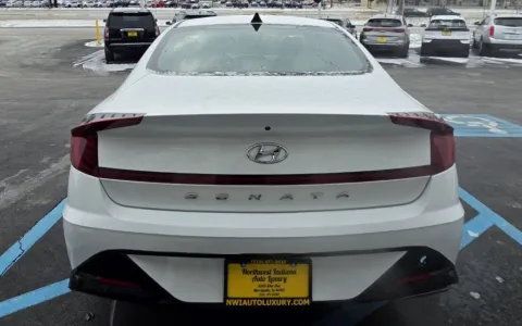 More photos of 2022 HYUNDAI SONATA SEL at NWI Auto Luxury Merrillville, IN