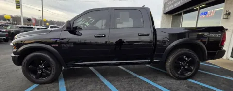 More photos of 2019 RAM 1500 CLASSIC WARLOCK at NWI Auto Luxury Merrillville, IN