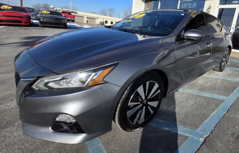 More photos of 2020 NISSAN ALTIMA 2.5 SL at NWI Auto Luxury Merrillville, IN