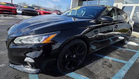 More photos of 2022 NISSAN ALTIMA 2.5 SR at NWI Auto Luxury Merrillville, IN