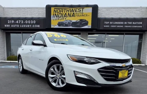 White 2022 CHEVROLET MALIBU LT for sale in Merrillville, IN