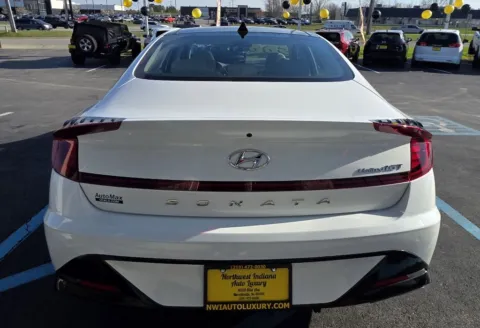 More photos of 2022 HYUNDAI SONATA LIMITED at NWI Auto Luxury Merrillville, IN