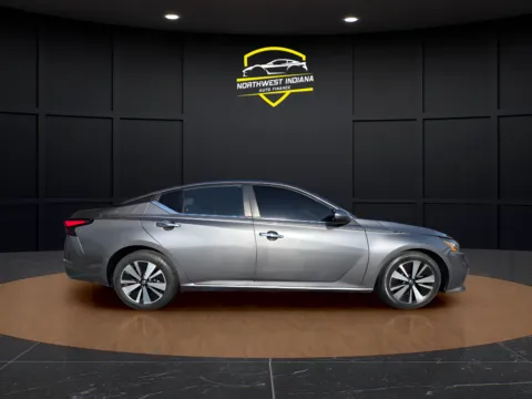 More photos of 2021 NISSAN ALTIMA 2.5 SV at NWI Auto Luxury Merrillville, IN
