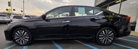 More photos of 2023 NISSAN ALTIMA 2.5 SV at NWI Auto Luxury Merrillville, IN