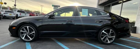 More photos of 2023 HYUNDAI SONATA SEL PLUS at NWI Auto Luxury Merrillville, IN