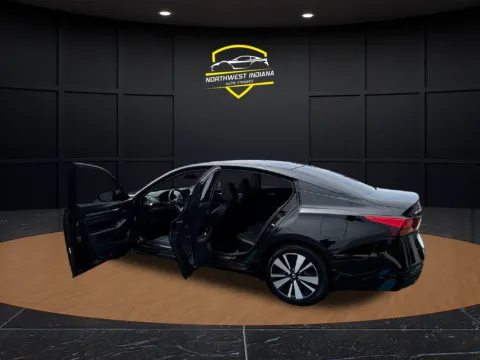 More photos of 2021 NISSAN ALTIMA 2.5 SL at NWI Auto Luxury Merrillville, IN