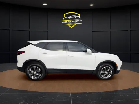 More photos of 2023 CHEVROLET BLAZER LT at NWI Auto Luxury Merrillville, IN