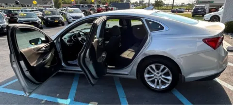 More photos of 2017 CHEVROLET MALIBU LT at NWI Auto Luxury Merrillville, IN