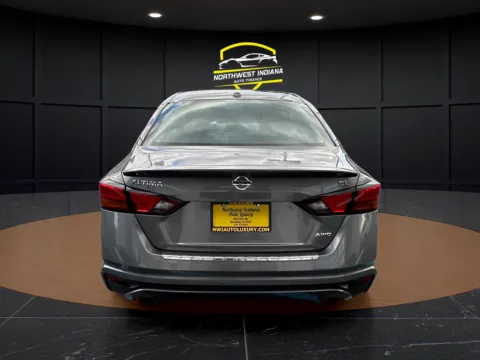 More photos of 2022 NISSAN ALTIMA 2.5 SL at NWI Auto Luxury Merrillville, IN