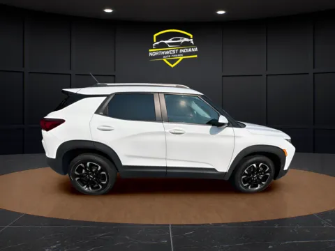 More photos of 2021 CHEVROLET TRAILBLAZER LT at NWI Auto Luxury Merrillville, IN