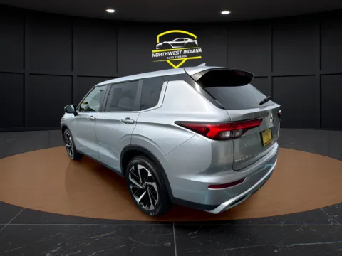 More photos of 2024 MITSUBISHI OUTLANDER SE at NWI Auto Luxury Merrillville, IN