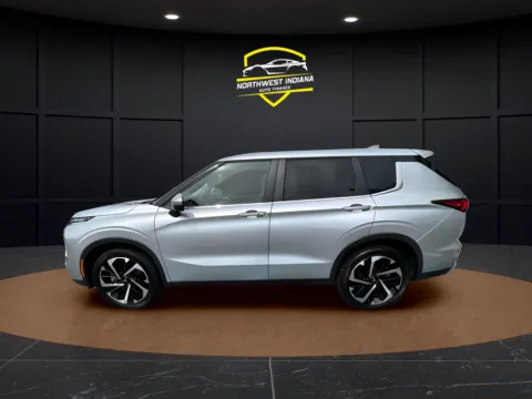 Another view of 2024 MITSUBISHI OUTLANDER SE for sale in Merrillville, IN at NWI Auto Luxury Merrillville