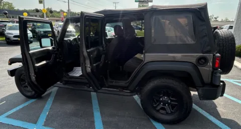More photos of 2018 JEEP WRANGLER UNLIMI RUBICON at NWI Auto Luxury Merrillville, IN