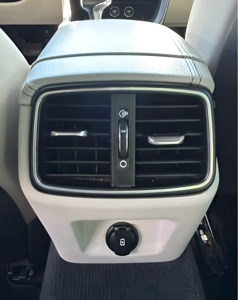 2022 GENESIS G70 Standard - Photo 14