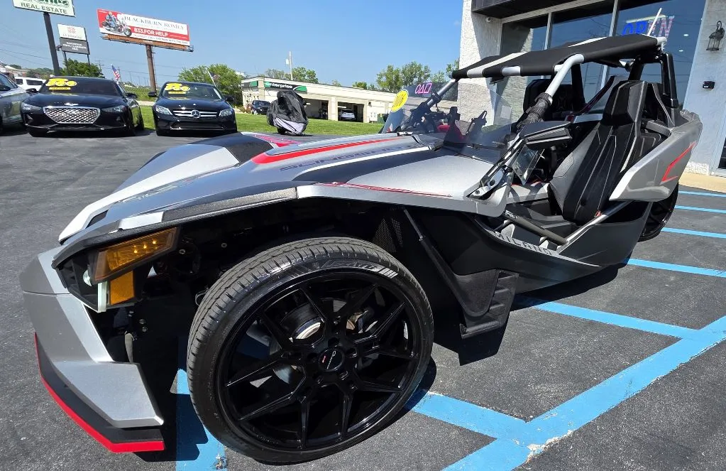 Gray 2016 POLARIS SLINGSHOT SL for sale in Merrillville, IN
