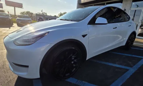 White 2021 TESLA MODEL Y LONG RANGE for sale in Merrillville, IN