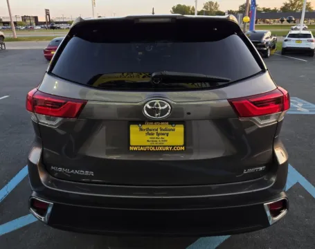 More photos of 2019 TOYOTA HIGHLANDER LIMITED at NWI Auto Luxury Merrillville, IN