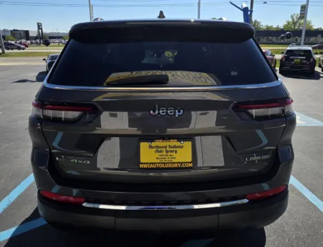 More photos of 2022 JEEP GRAND CHEROKEE LAREDO at NWI Auto Luxury Merrillville, IN