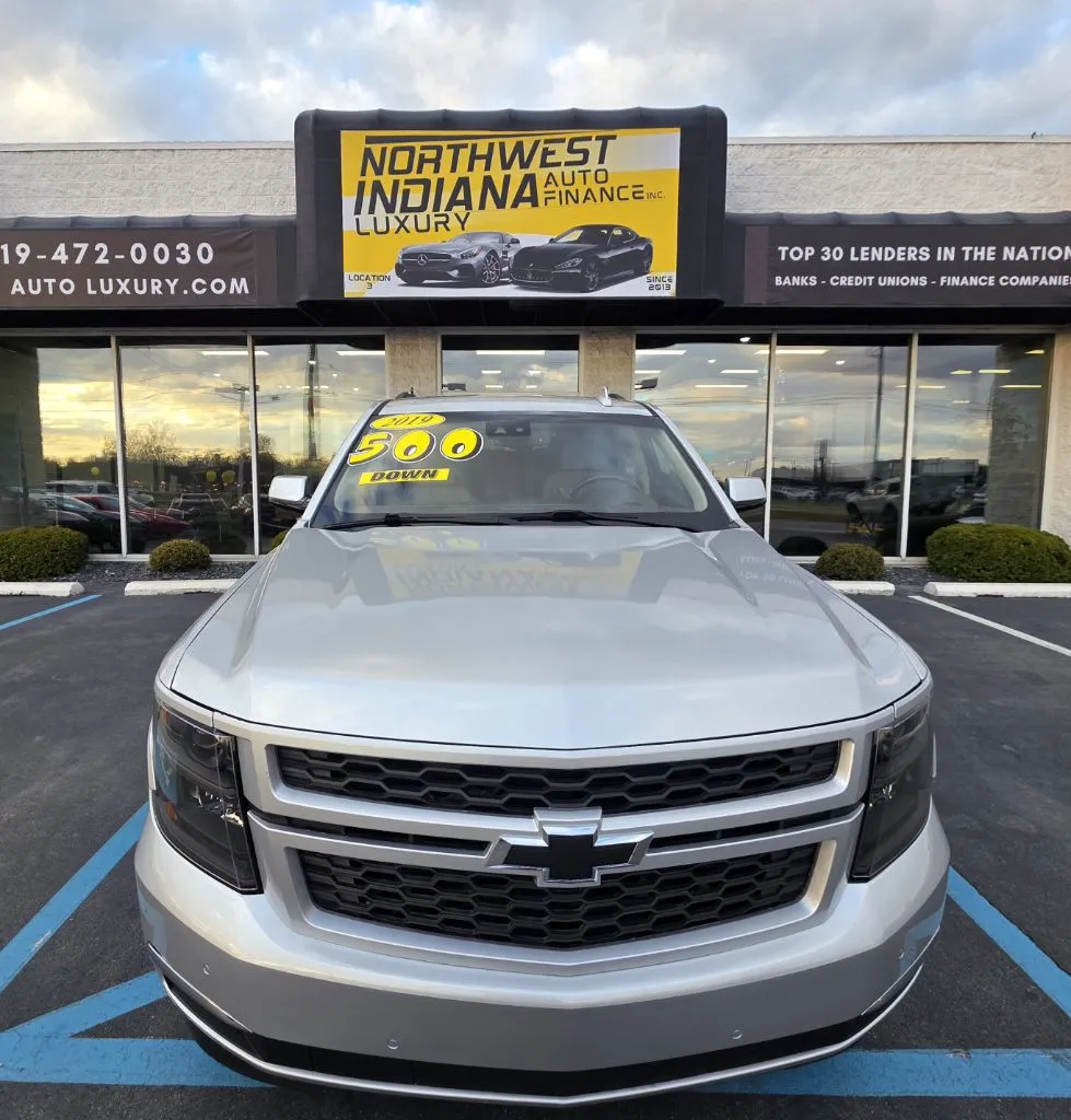 Silver 2019 CHEVROLET TAHOE LT for sale in Merrillville, IN