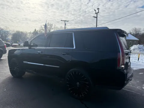 More photos of 2019 CADILLAC ESCALADE PLATINUM at NWI Auto Finance Schererville, IN
