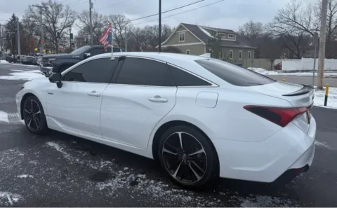 More photos of 2021 TOYOTA AVALON HYBRID XSE at NWI Auto Finance Schererville, IN