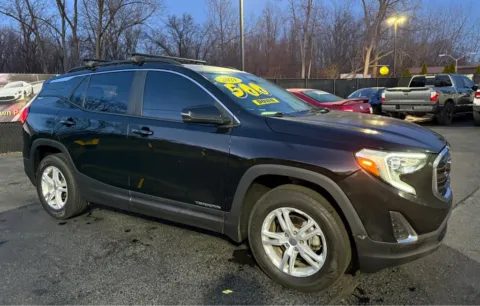 Black 2021 GMC TERRAIN SLE for sale in Schererville, IN