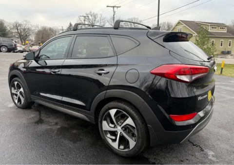 More photos of 2016 HYUNDAI TUCSON LIMITED at NWI Auto Finance Schererville, IN