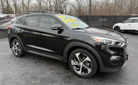 Black 2016 HYUNDAI TUCSON LIMITED for sale in Schererville, IN