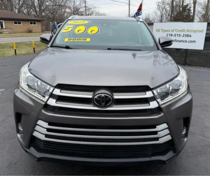 Photos of 2019 TOYOTA HIGHLANDER LIMITED for sale in Schererville, IN at NWI Auto Finance Schererville
